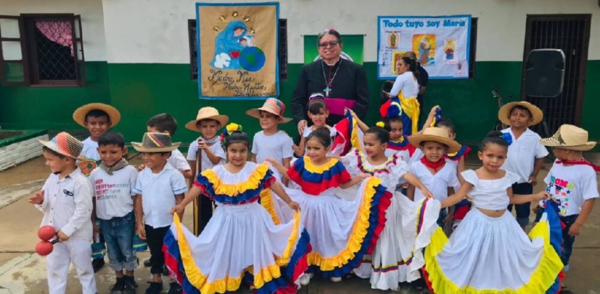 Arzobispo de Maracaibo inaugura comedor escolar para 500 personas