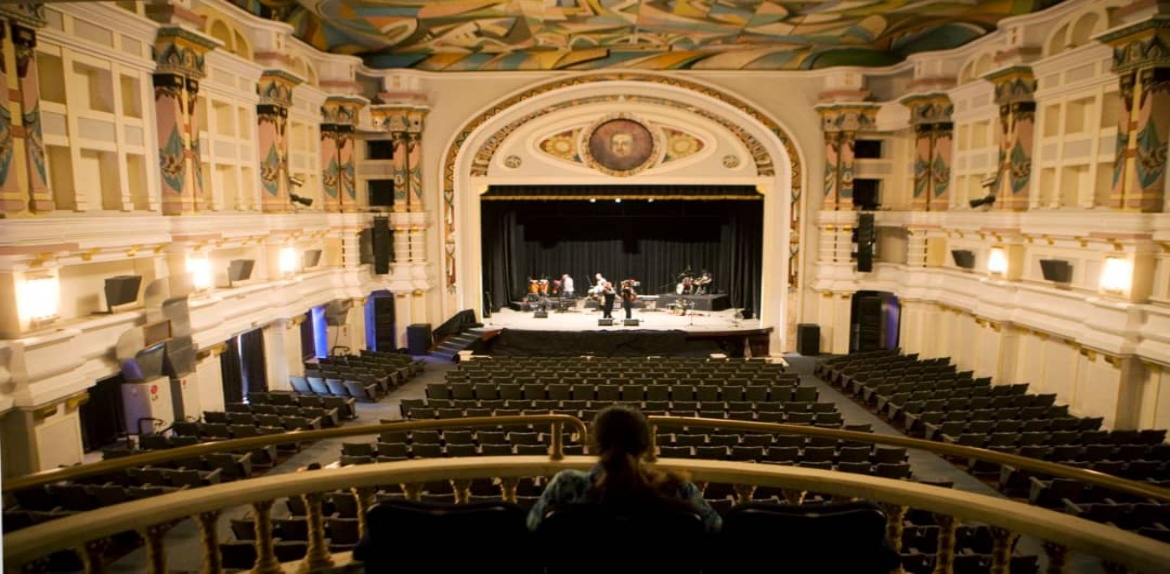 Teatro Baralt ofrecerá recital para las madres y una noche de rock