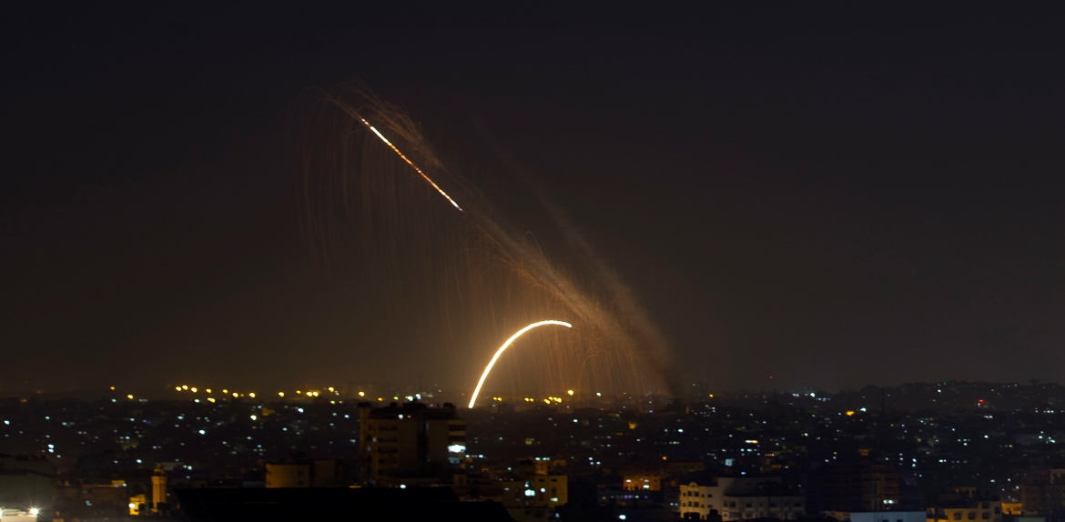 Lanzan más de 460 cohetes contra Israel desde la Franja de Gaza