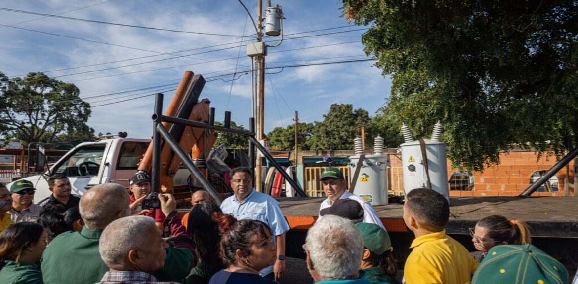 Alcaldía de Maracaibo dona 15 transformadores en el oeste de la ciudad