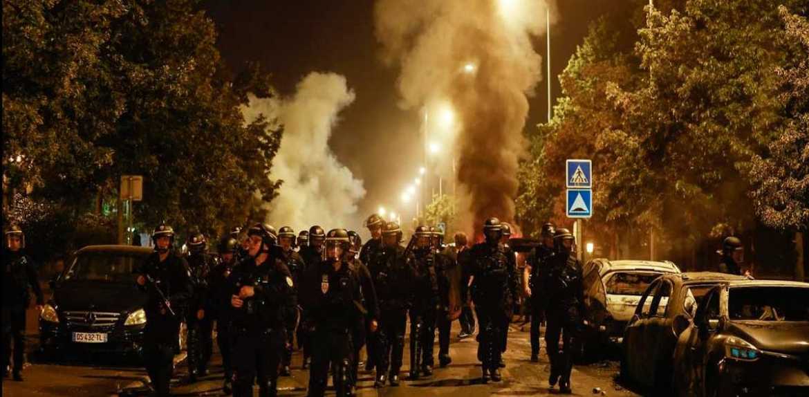 Más de 420 detenciones en las protestas en Francia tras la muerte de un joven por parte de la Policía