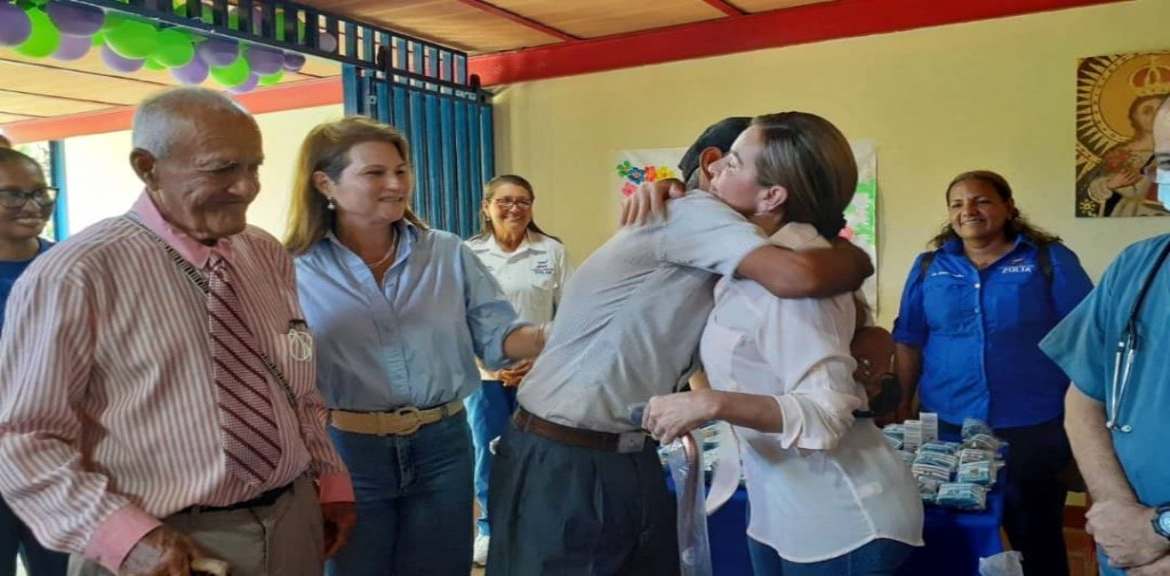 Gobernación de Zulia ofreció jornada médica a abuelos del centro “Los Años Dorados”
