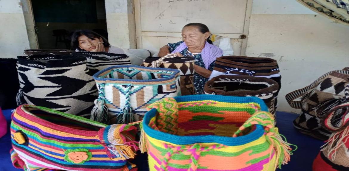 632 mujeres marabinas se han preparado en tejidos y tapiz wayuu