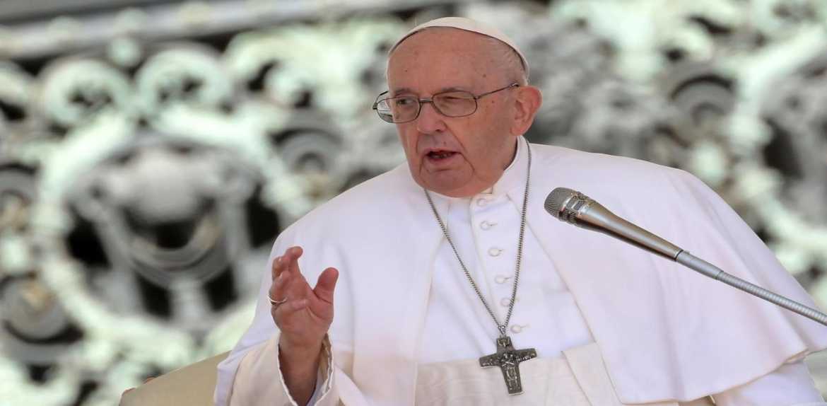 Está despierto y consciente: El Papa sale de cirugía sin complicaciones
