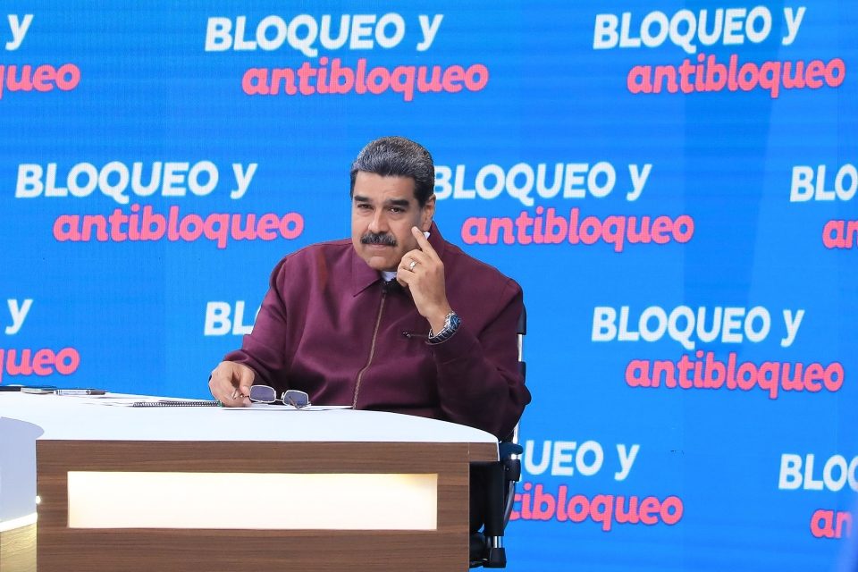 «Con conspiraciones o sin ellas Venezuela irá a elecciones presidenciales», afirmó Maduro