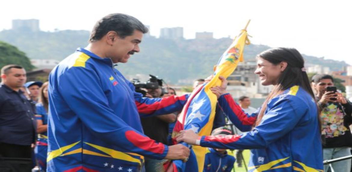 Maduro encabezó acto de abanderamiento de delegación venezolana para CAC 2023
