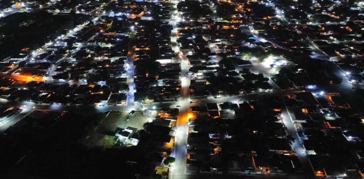 Alcaldía de Maracaibo iluminó 3,8 kilómetros del corredor vial Los Robles