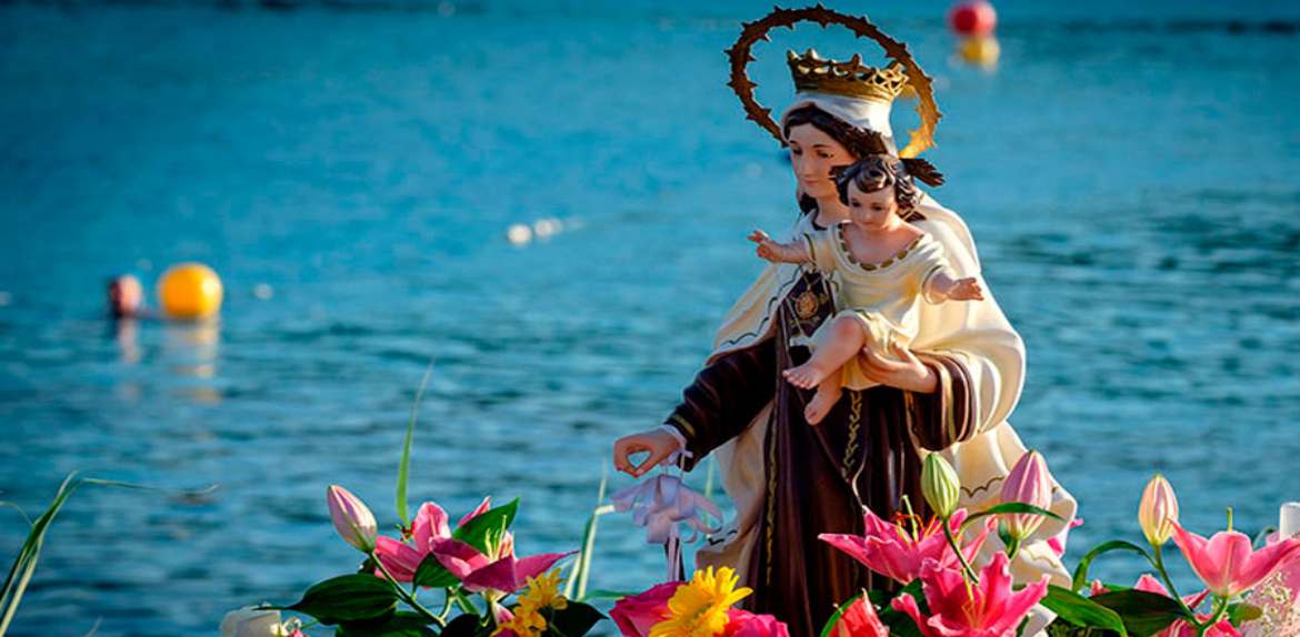 Este domingo se celebra la aparición de la Virgen del Carmen o Virgen de los escapularios