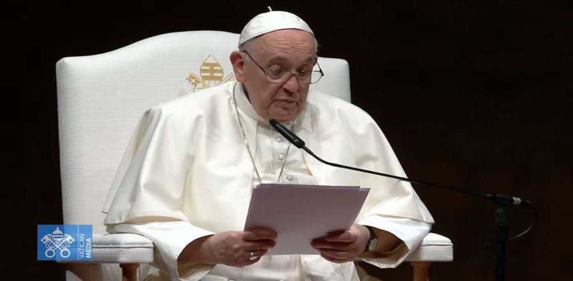 El Papa Francisco anima a que “el clima de oración no se pierda” en las iglesias católicas