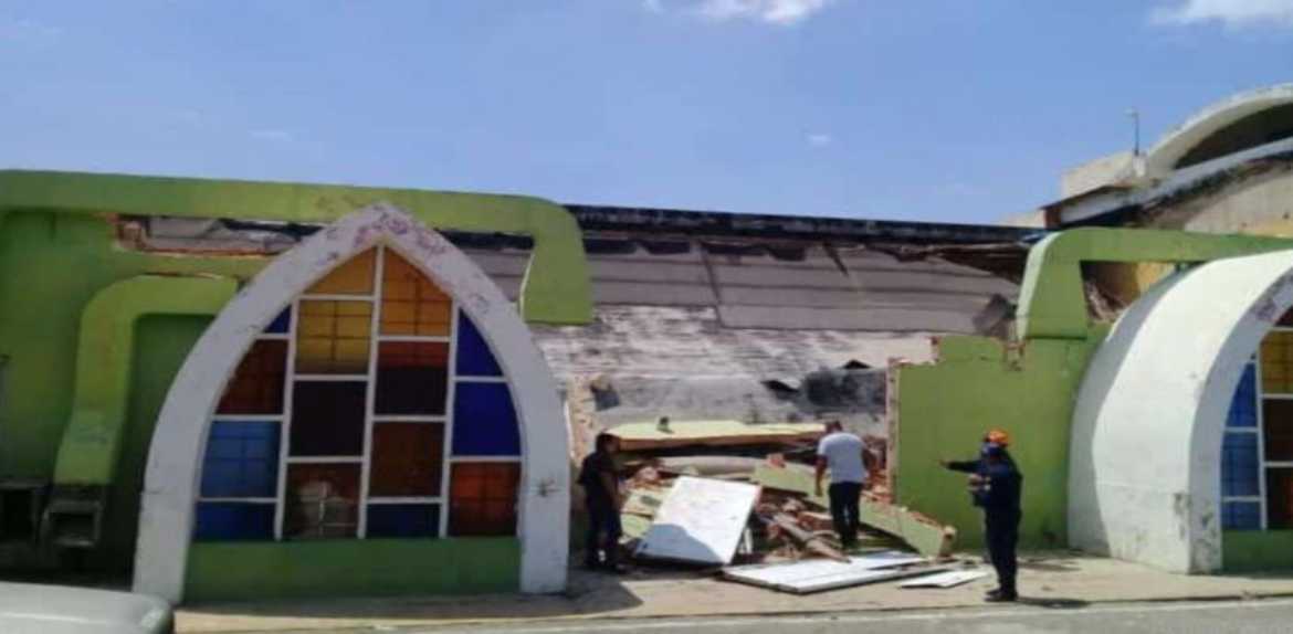 Se derrumbó gran parte de la Iglesia Virgen del Rosario de Aránzazu en Santa Rita