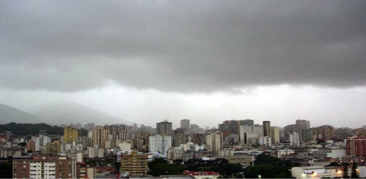 Persiste nubosidad y lluvias en varias zonas del país este martes