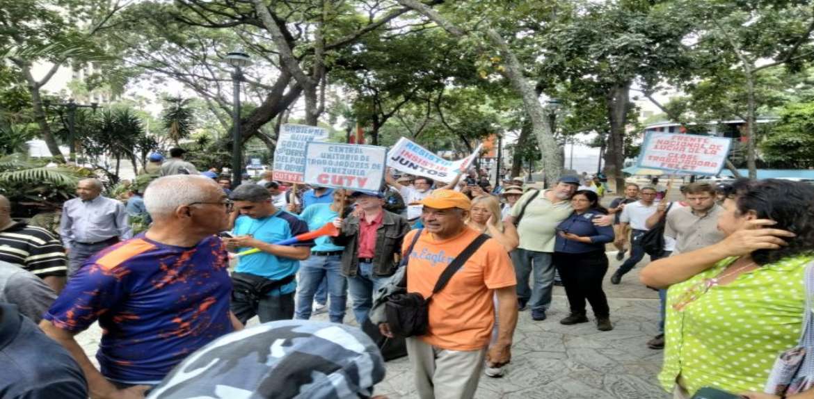 Docentes y trabajadores públicos protestaron en Caracas para exigir mejoras salariales