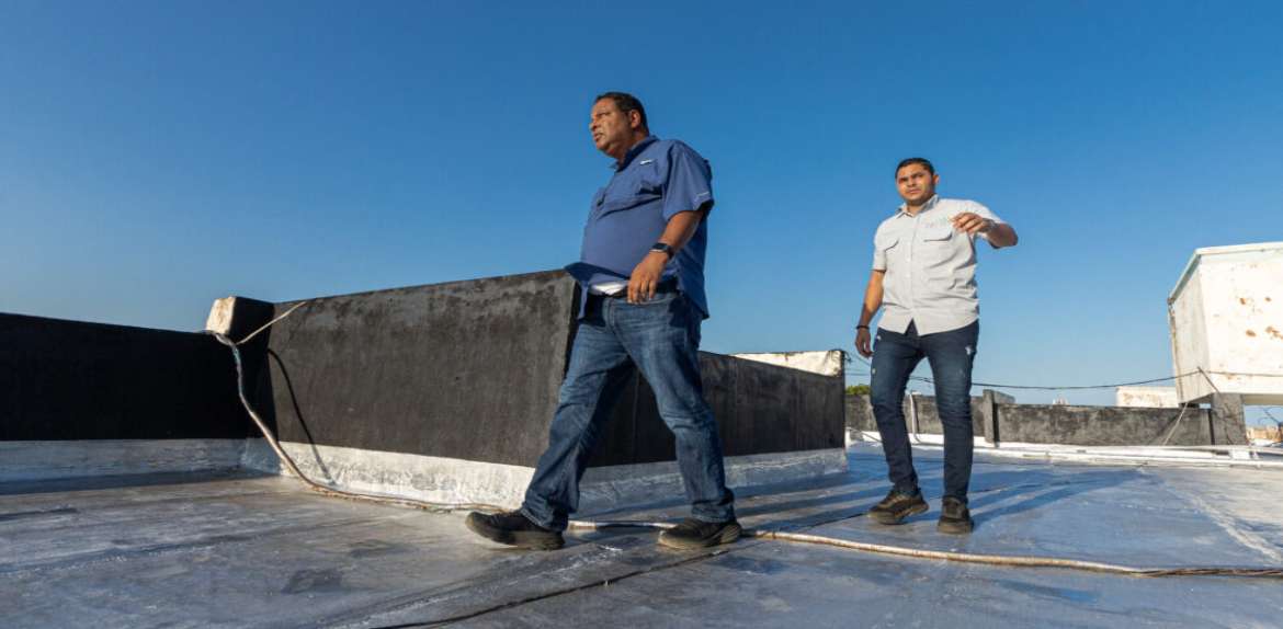 Residencias El Pinar se suma a las impermeabilizadas con el programa «Resuelve Tu Techo»