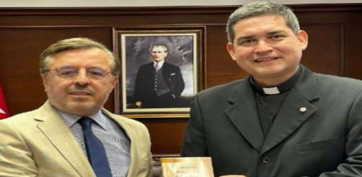 Papa Francisco nombra al venezolano Javier Domingo Fernández González nuevo jefe de protocolo
