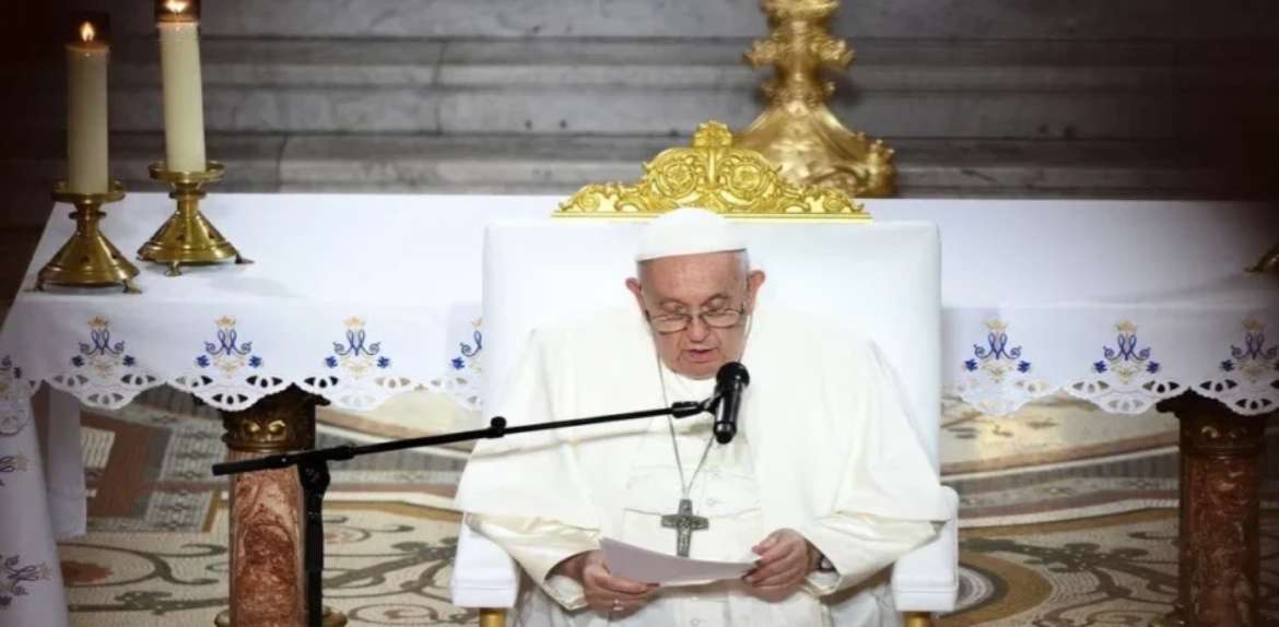 El papa Francisco reiteró su “no” a la eutanasia: Afirmó que “no se juega con la vida”