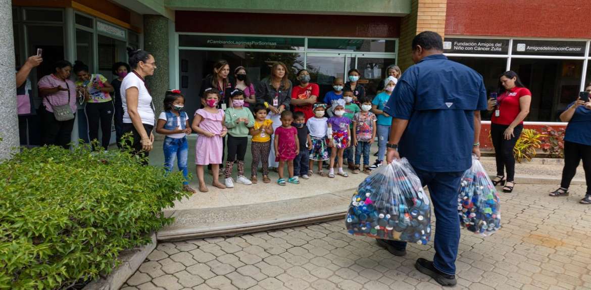 Alcaldía de Maracaibo entrega a Fundanica primer lote de tapas plásticas del programa ‘Destapando la Solidaridad’