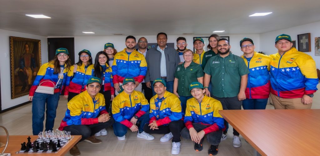 Alcalde Rafael Ramírez Colina Celebra Con La Selección Nacional De Robótica Su Triunfo En El 9837