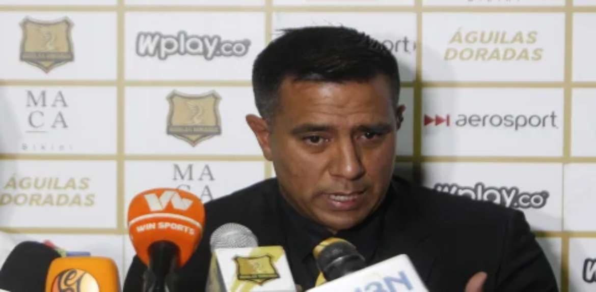 César Farías renuncia a la dirección técnica del Águilas Doradas de Colombia