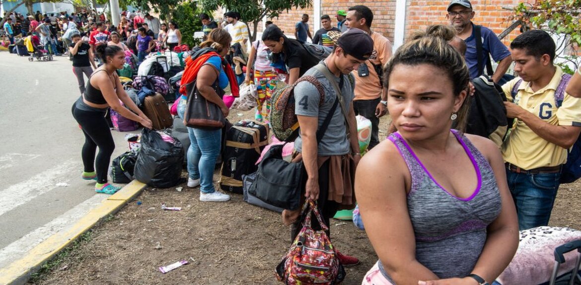 Cuatro mil venezolanos se desplazaron a Ecuador tras anuncio de expulsiones desde Perú