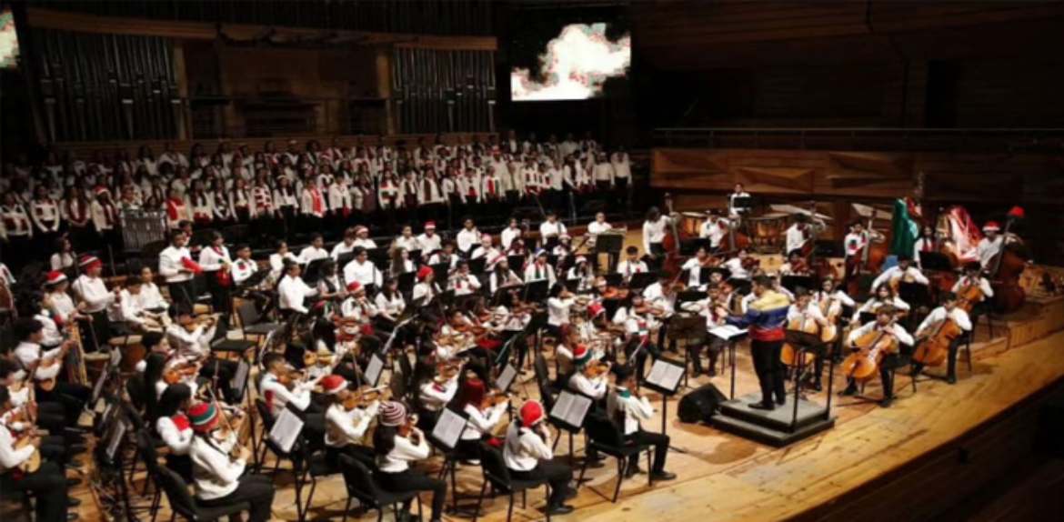 La Orquesta y Coro Metropolitano dan la bienvenida a la Navidad al ritmo de gaita con villancicos