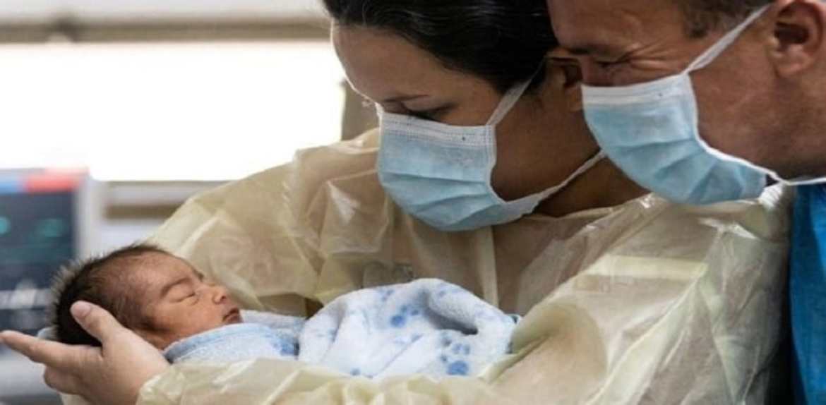 Nace el primer bebé operado intrauterinamente de espina bífida en el país