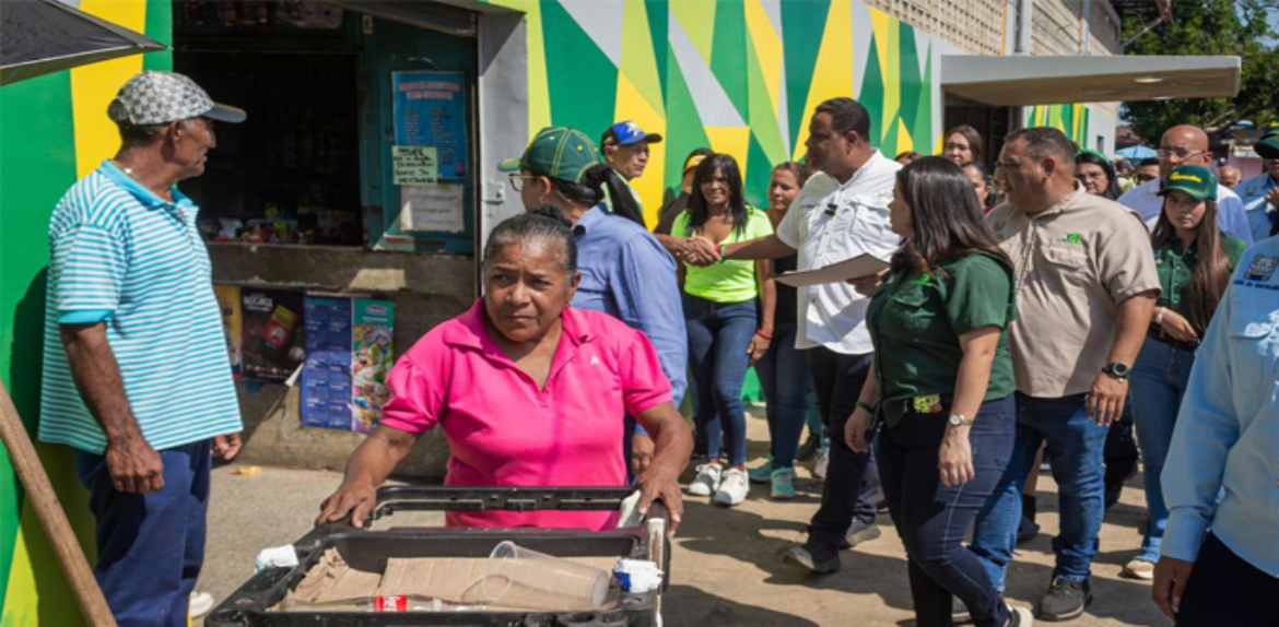 Alcalde Rafael Ramírez Colina inspecciona la recuperación del Mercado Altos de Jalisco