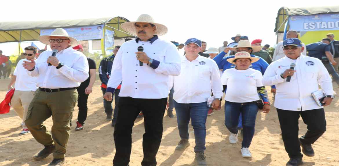 Nicolás Maduro: «Busquemos un buen edificio aquí en Maracaibo que sea la sede nacional de la fundación de la gaita zuliana»