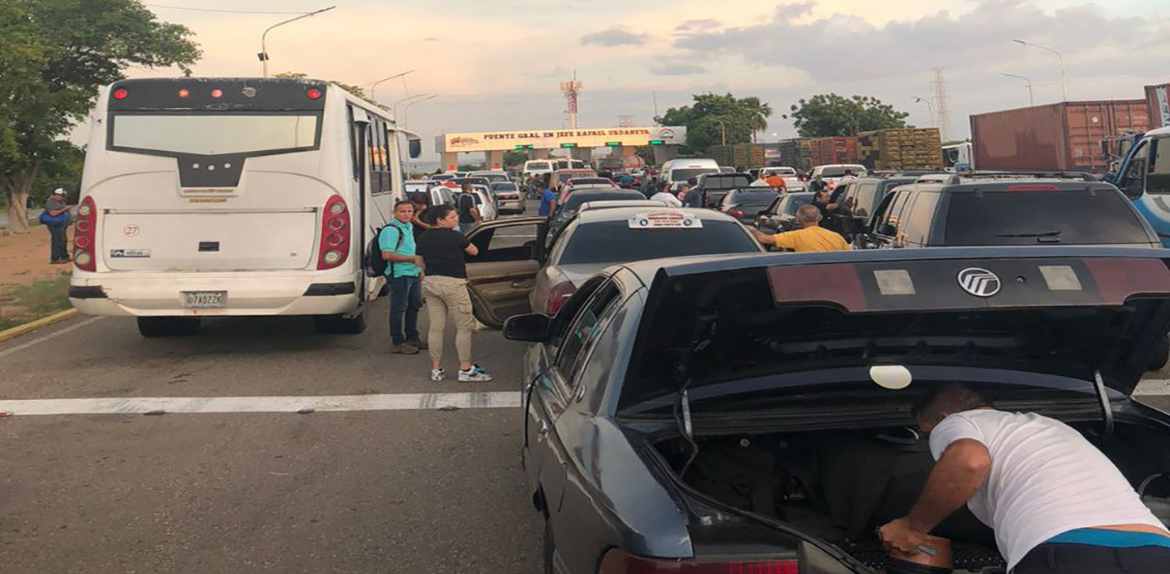 Grupo de yukpas cierra la carretera Maracaibo-Villa del Rosario como medida de presión para que los dejen ir a Caracas