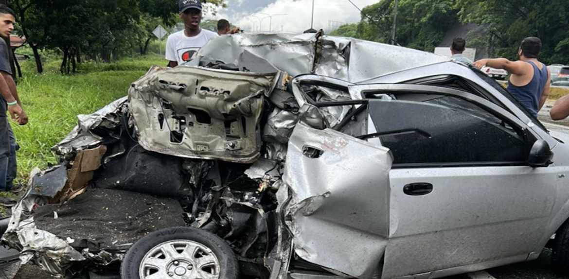 Más de 100 venezolanos murieron en accidentes viales durante marzo 2024: 49 en Semana Santa