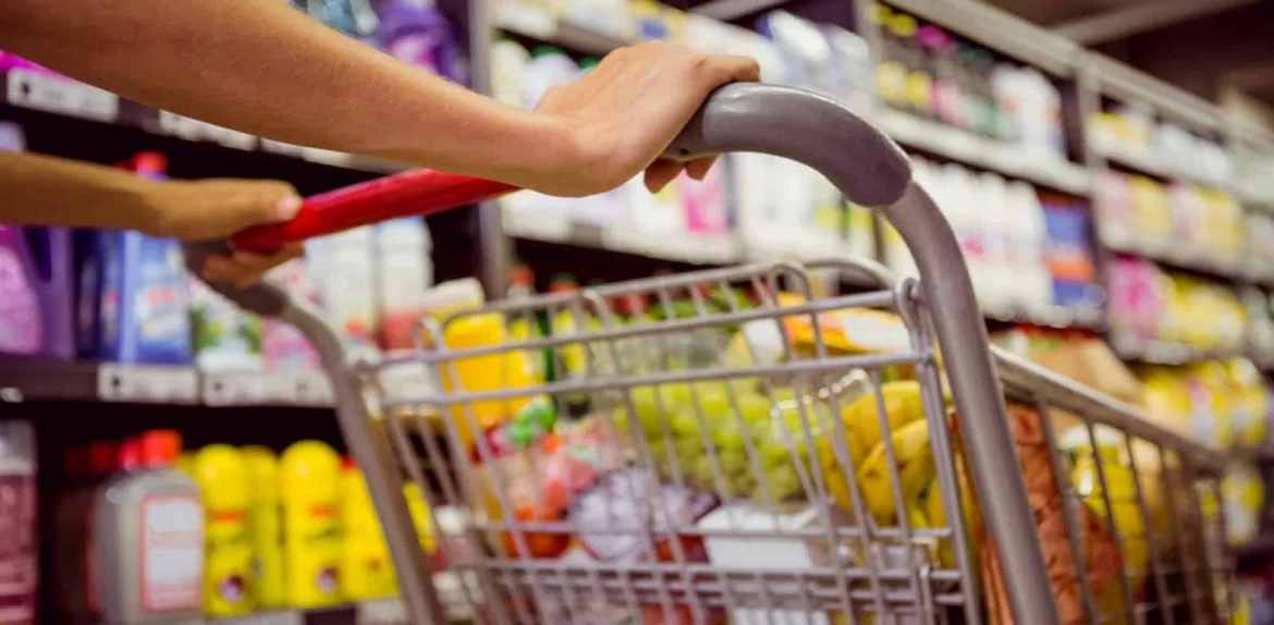 La canasta básica de alimentos en Venezuela subió en marzo a 554,26 dólares, según Cendas
