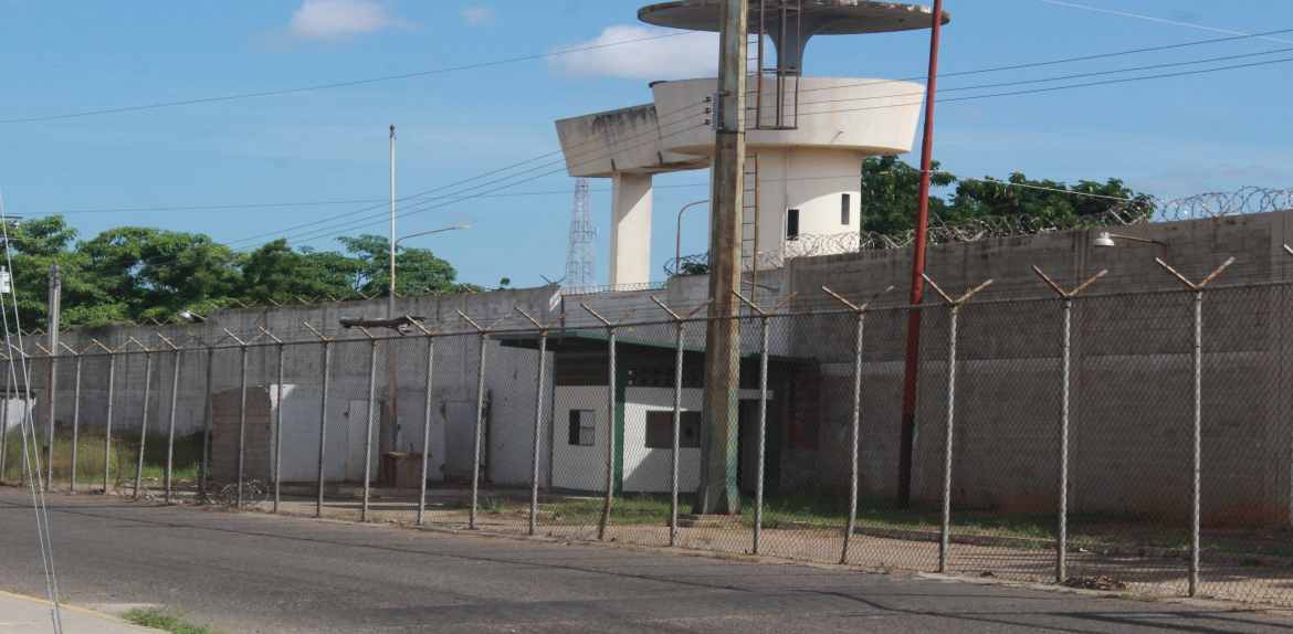 Controlan motines penales de Zulia y Monagas