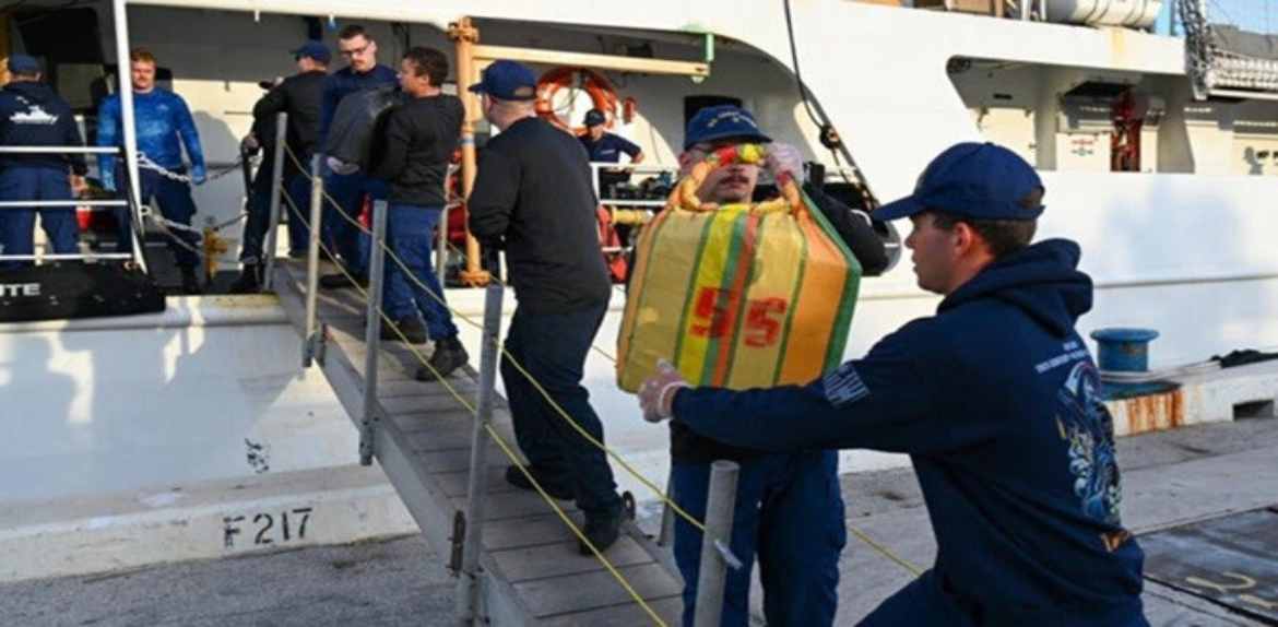 Guardia Costera de EE.UU. intercepta dos cargamentos de cocaína provenientes de Venezuela