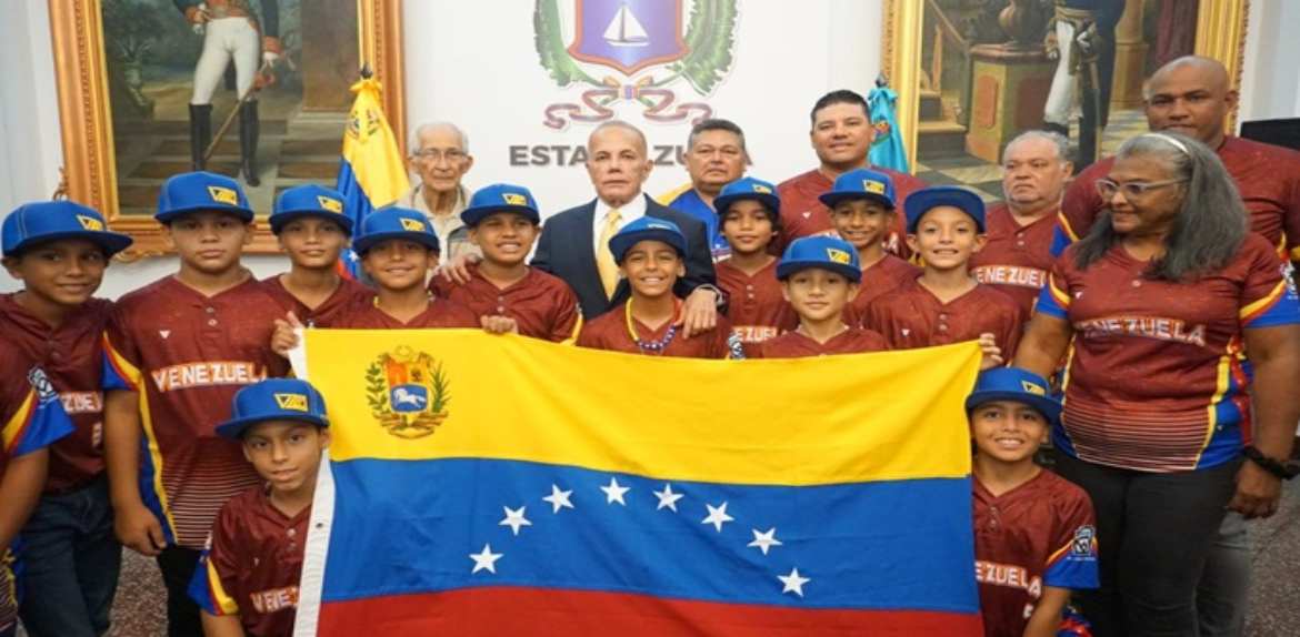 Rosales abandera delegaciones que representarán a Venezuela en el Latinoamericano de Pequeñas Ligas