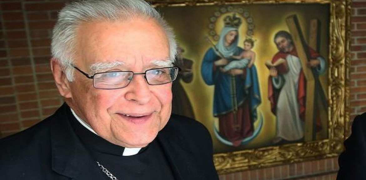 Sepultan a monseñor Roberto Lückert en la parroquia La Asunción