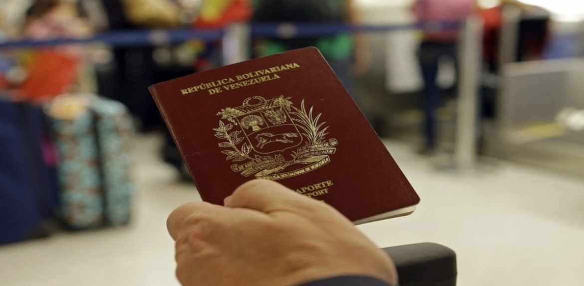 Venezolanos deberán presentar visa y pasaporte para ingresar a Perú
