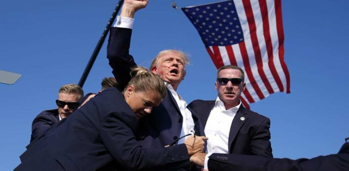 Trump resulta herido leve en un intento de asesinato durante un mítin que dejó dos muertos