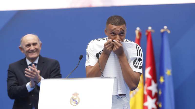 La histórica presentación de Kylian Mbappé en el Real Madrid: «Soy un niño muy feliz»