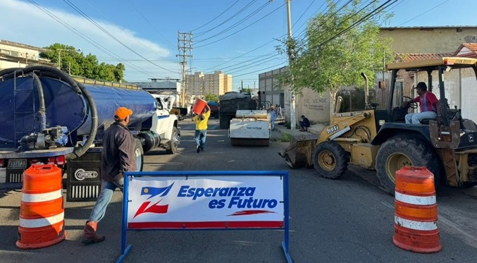 Continúan trabajos de asfaltado en el sector Veritas de Maracaibo