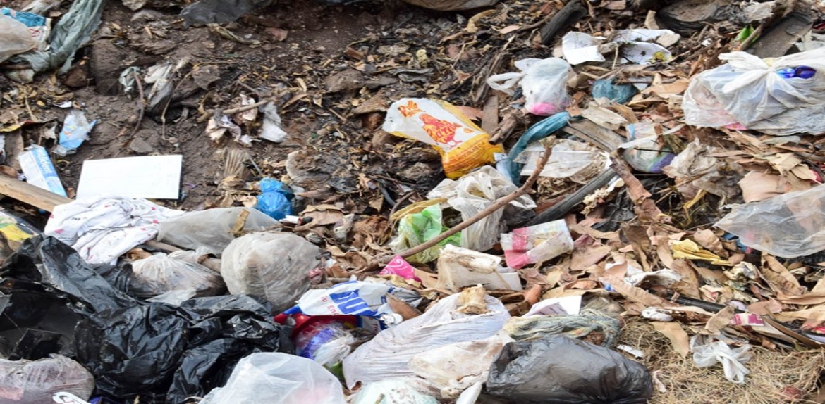 La calle 79 pide ayuda por la cantidad de basura en la zona