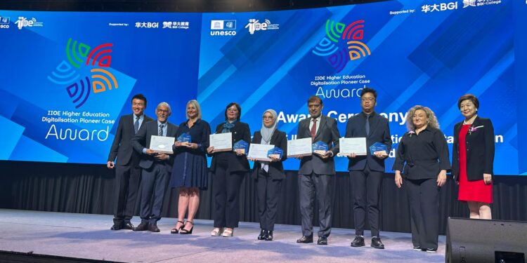 Universidad Central de Venezuela obtiene premio internacional por innovador proyecto de formación docente