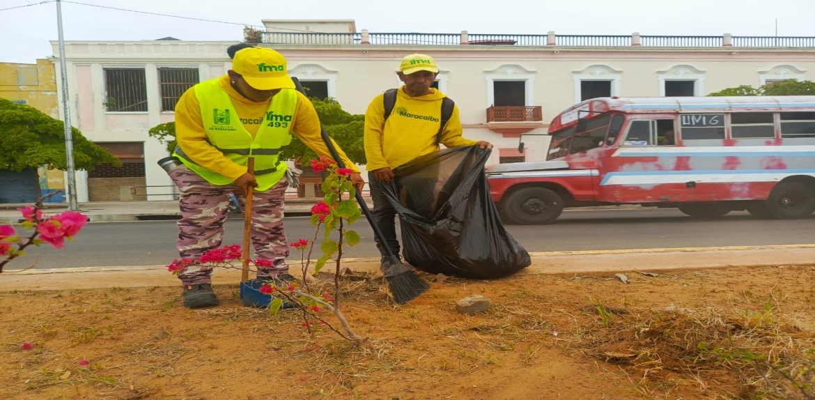 Alcaldía de Maracaibo aplica Plan Integral de Mantenimiento Vial y Demarcación en el casco central