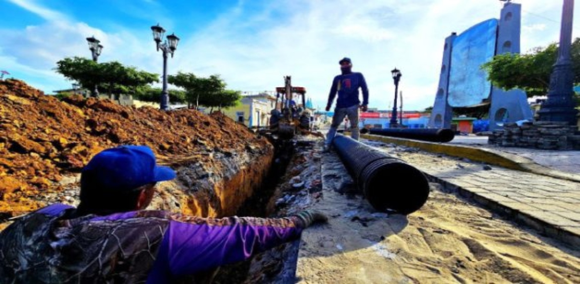 Culmina instalación de 80 metros de colector en el Boulevard Santa Lucía
