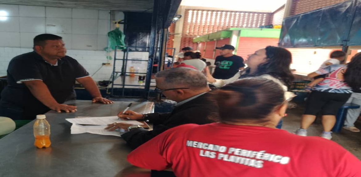 La Inmobiliaria Municipal continúa verificando expedientes en los Mercados Municipales