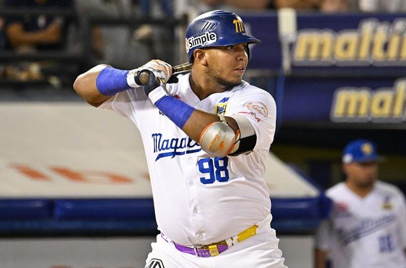 Magallanes domina a Caribes y queda a un paso de la corona