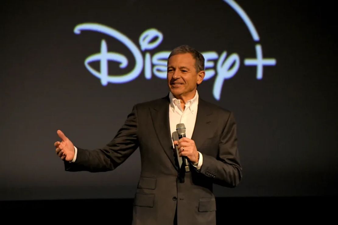 Disney producirá contenido con inteligencia artificial a partir de 2026, anuncia Bob Iger
