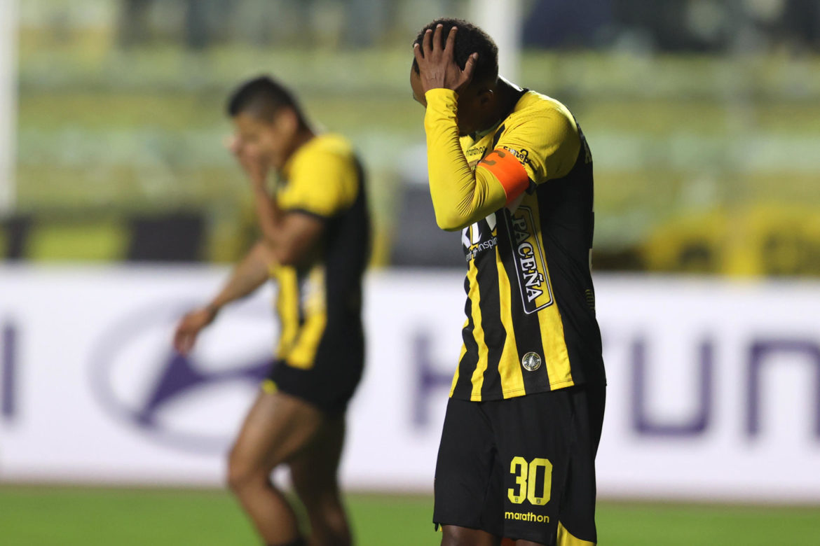 Deportivo Táchira perdió 2-1 ante The Strongest en el partido de ida de la Copa Libertadores