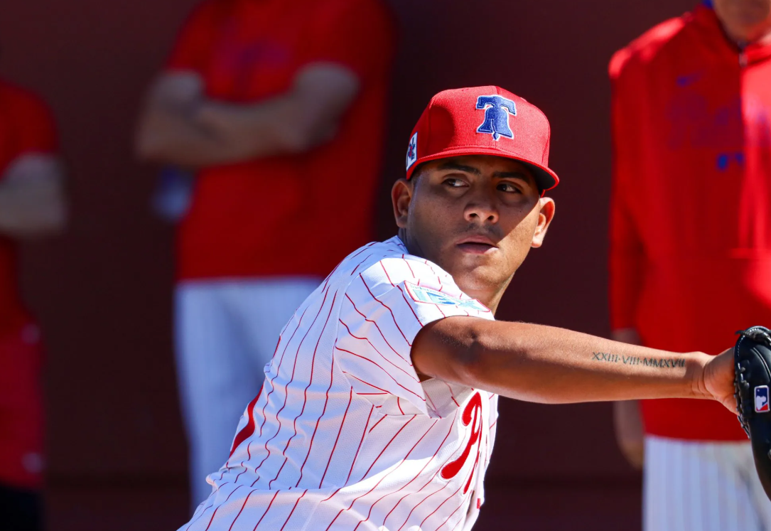 Dos venezolanos en el top 10 de los mejores lanzadores en Grandes Ligas para 2026