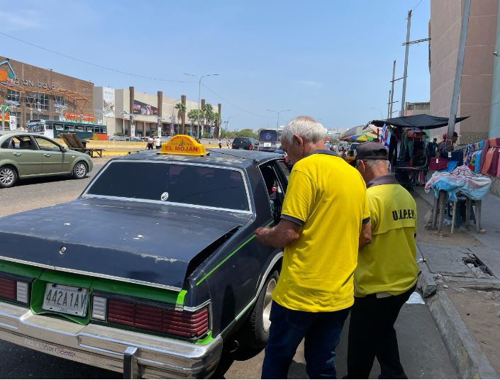 Alcaldía sustituirá carritos por puestos y autobuses por unidades nuevas