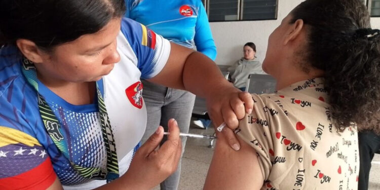 Fiebre amarilla mantiene en alerta sanitaria a varias regiones del país