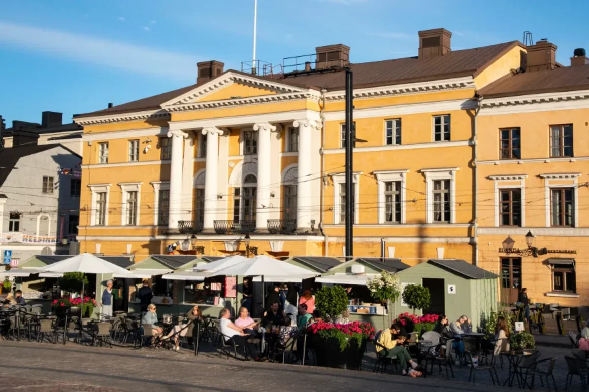 Finlandia lidera el Informe Mundial sobre la Felicidad por noveno año seguido